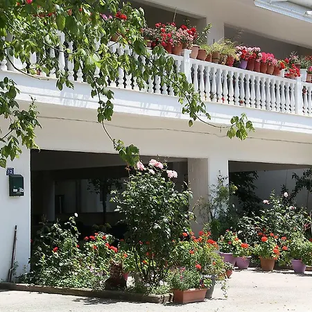 Lemonia Guest house