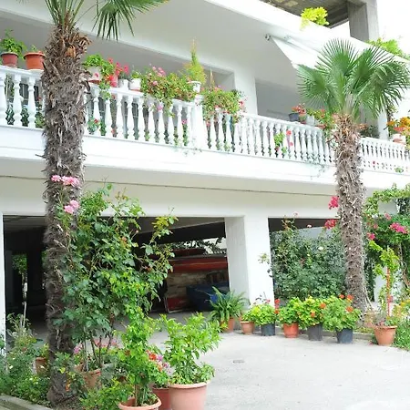 Lemonia بيت ضيافة Paralía